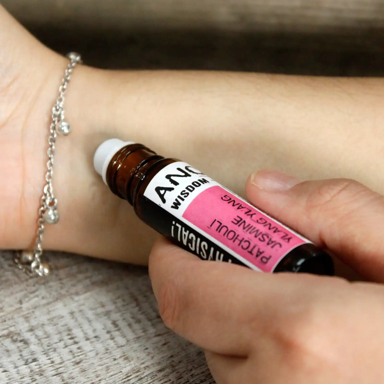 10ml Roll On Essential Oil Blend - Wake up! - Image 3